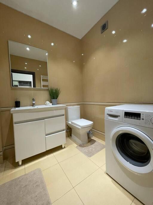 Sky House Premium Apartment In City Center คีชีเนา ภายนอก รูปภาพ